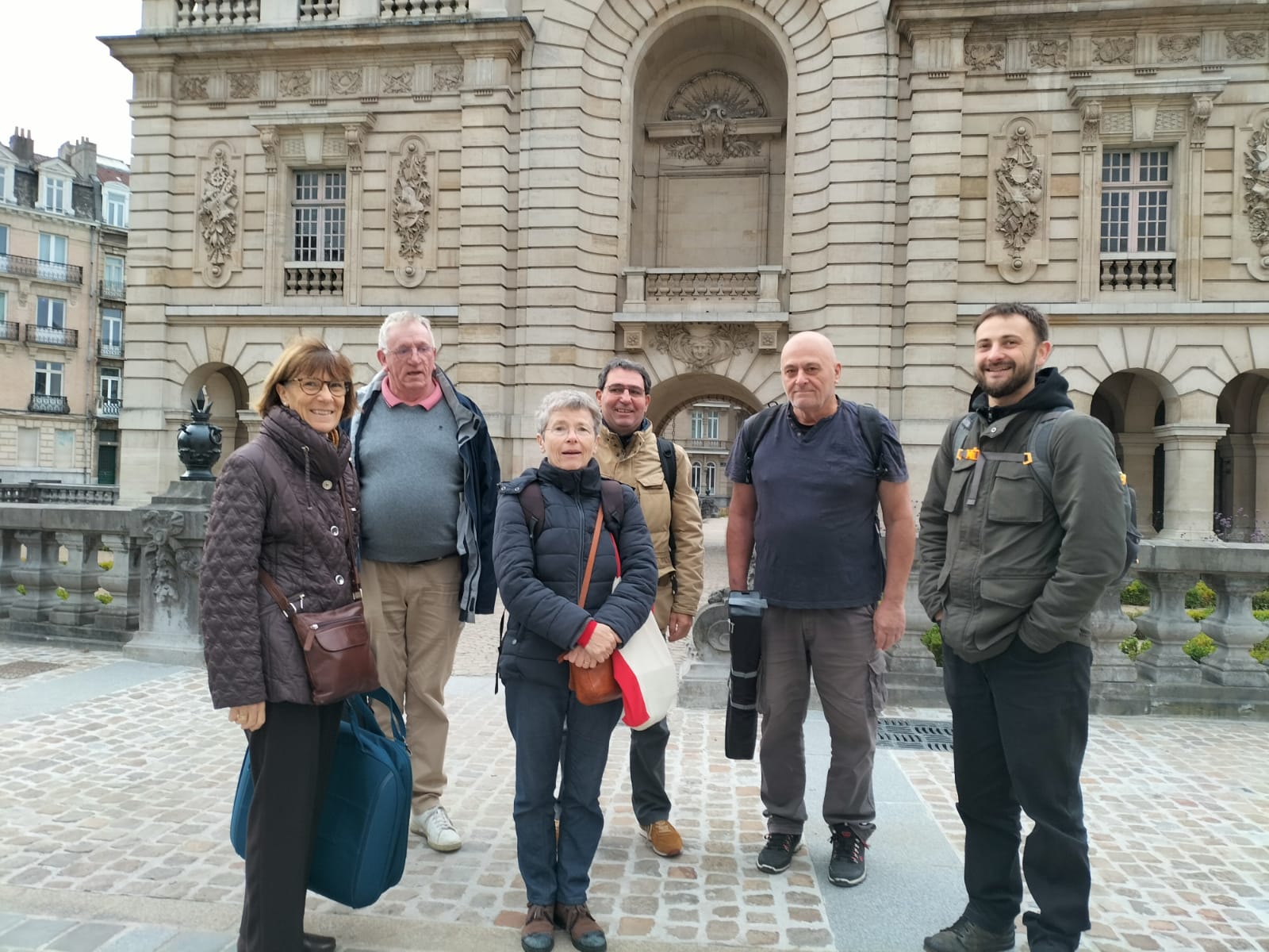 Une-partie-du-reseau-enTrain-devant-la-Porte-de-Paris-a-Lille
